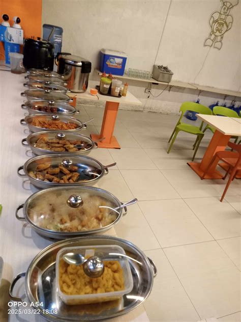 Papa Gut’s Kitchenette’s Pares, Gotong Batangas, atbp. .